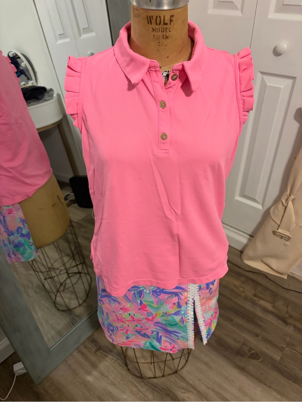 Lilly Pulitzer Medium Pink Ruffle Sleeve Polo Tank and Multicolored Skort size 4